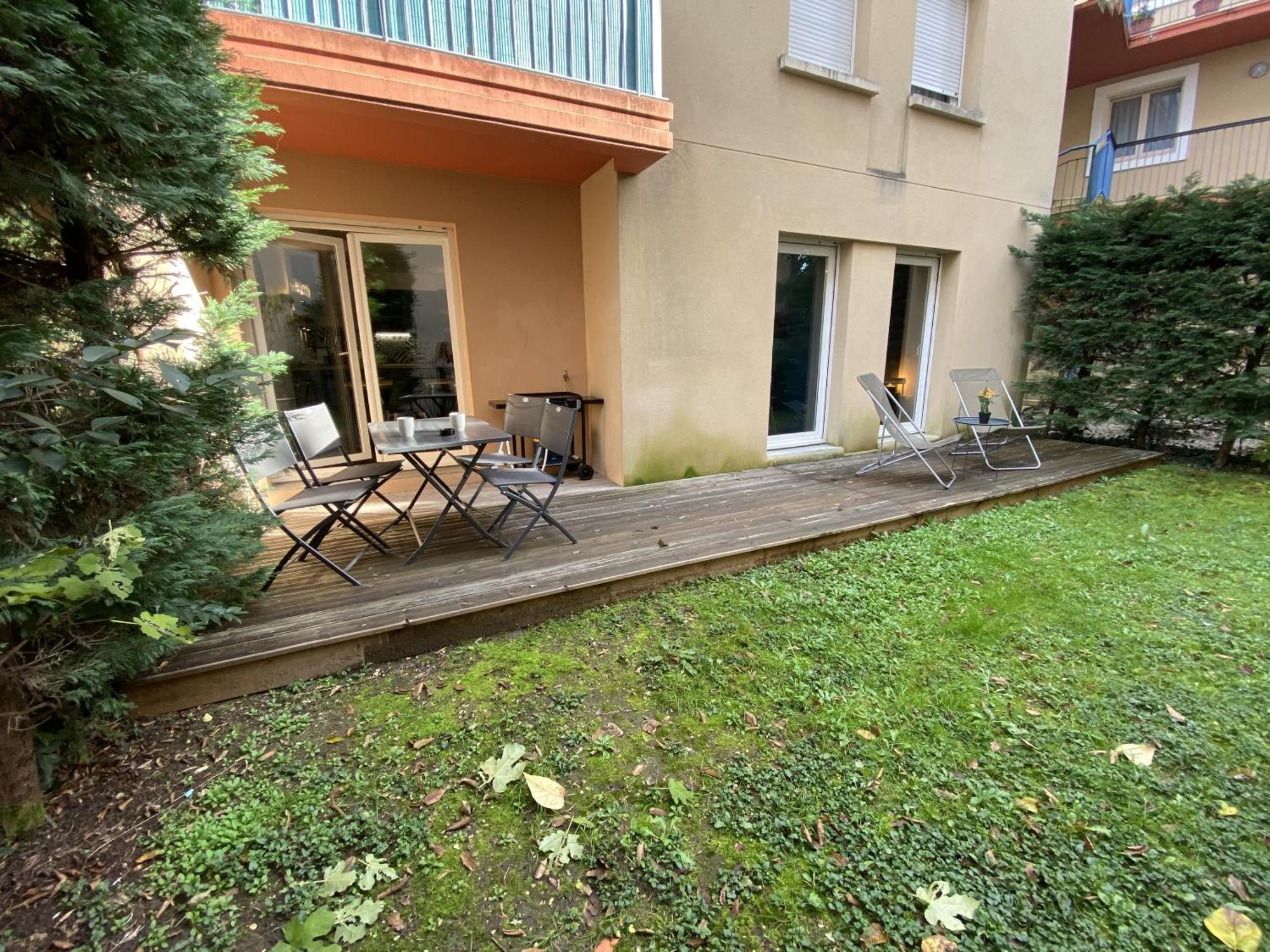 Le Parc Lägenhet Bergerac Exteriör bild